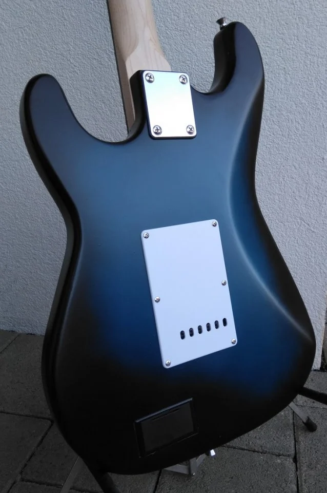 BlueMoonStrat4.jpg