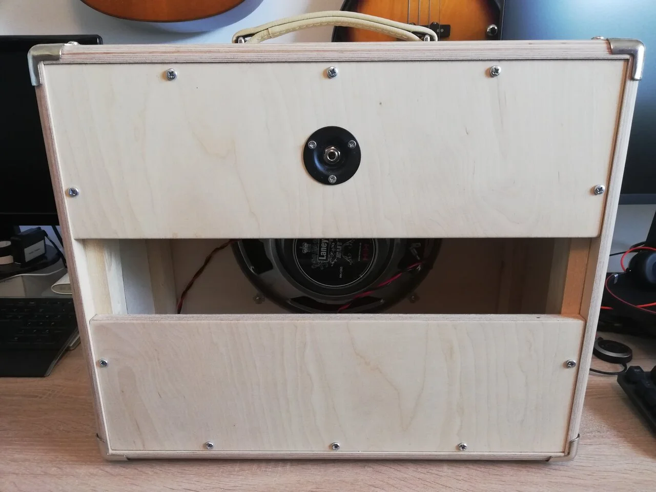 box17_box_fertig_hinten.webp