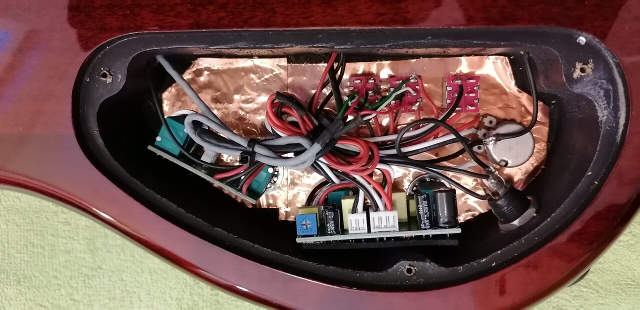 BRB Elektronik Batteriefach 07.jpg