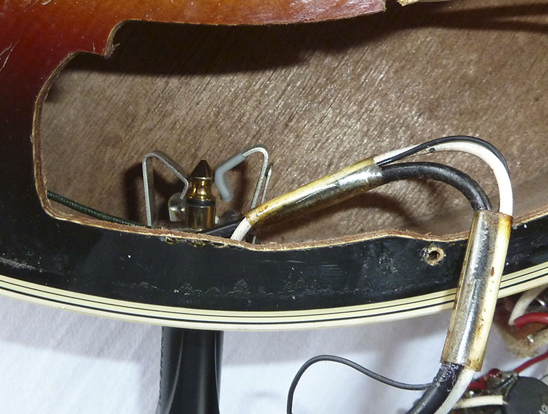Buchse mit Stecker.jpg