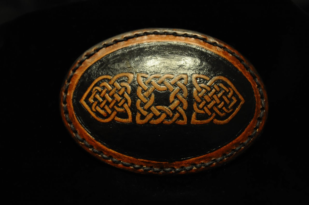 Buckle Celtic dark.JPG