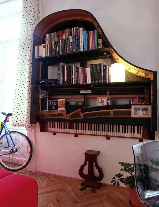Bücherregal.jpg