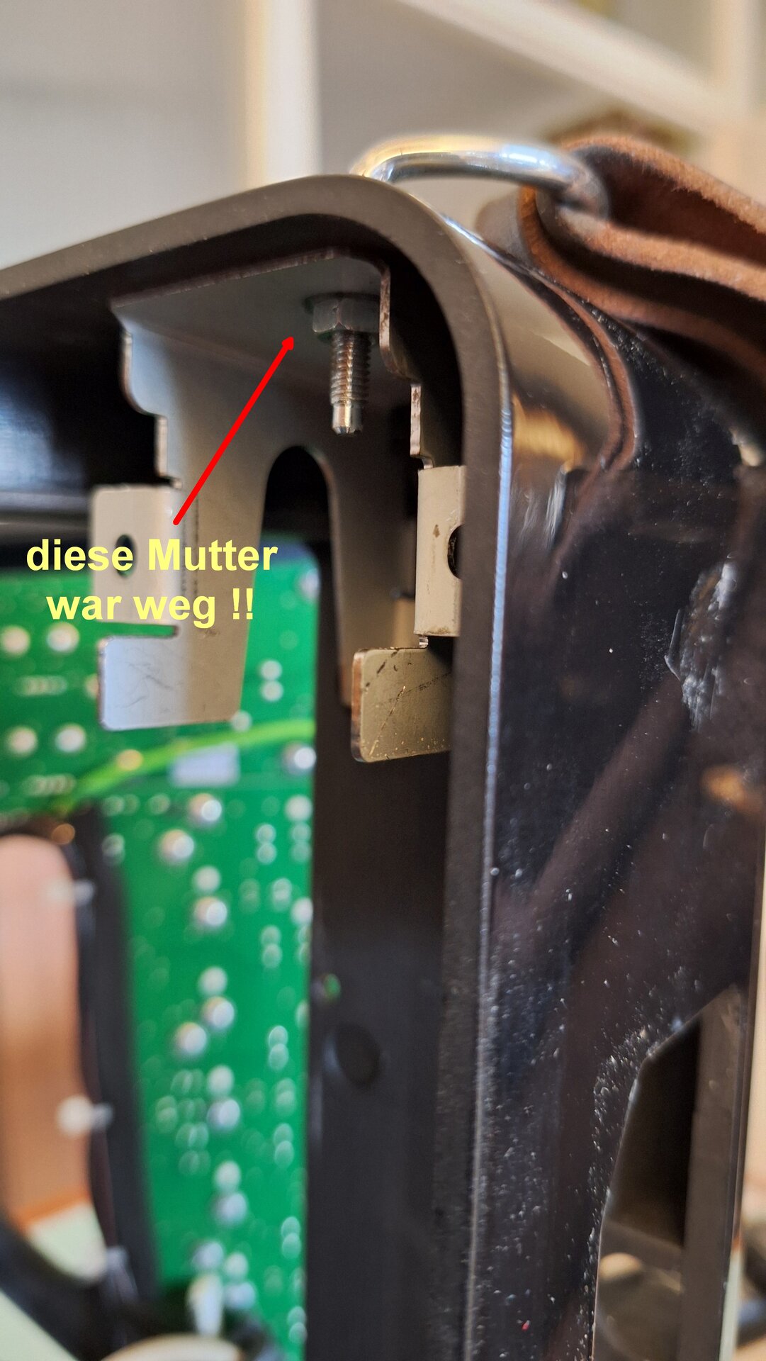 Bügel unten mit Mutter.jpg