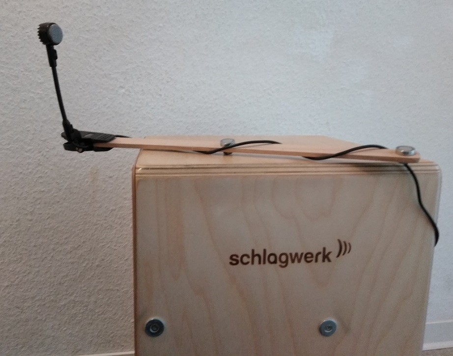 CajonFrontMicUnmontiert.jpg