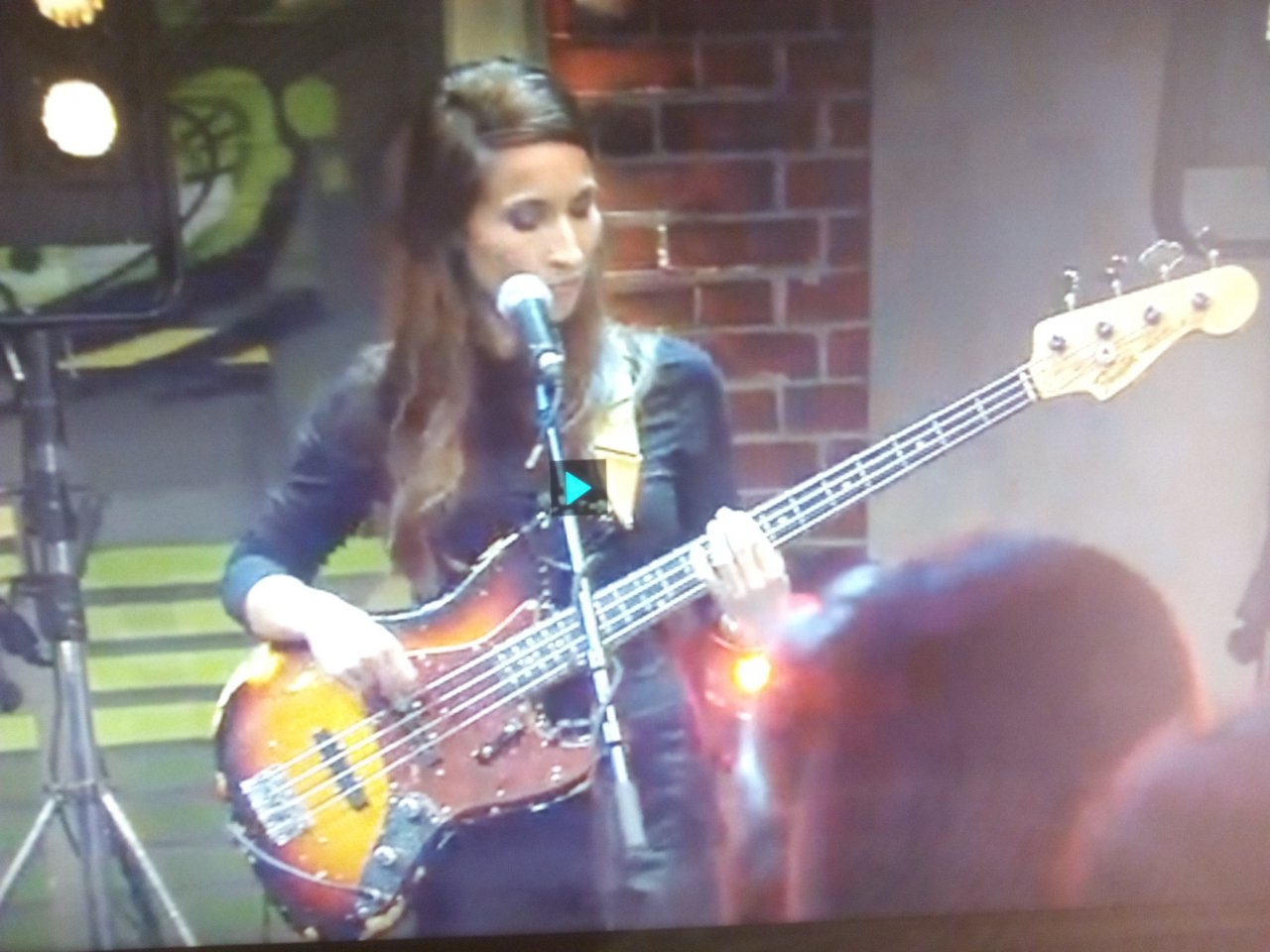 Clueso Bassistin 60 Jazz Bass.jpg