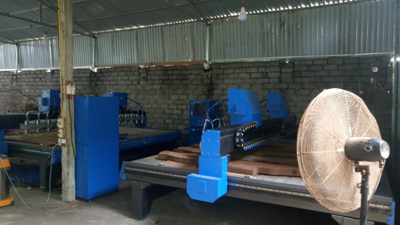 cnc2.jpg