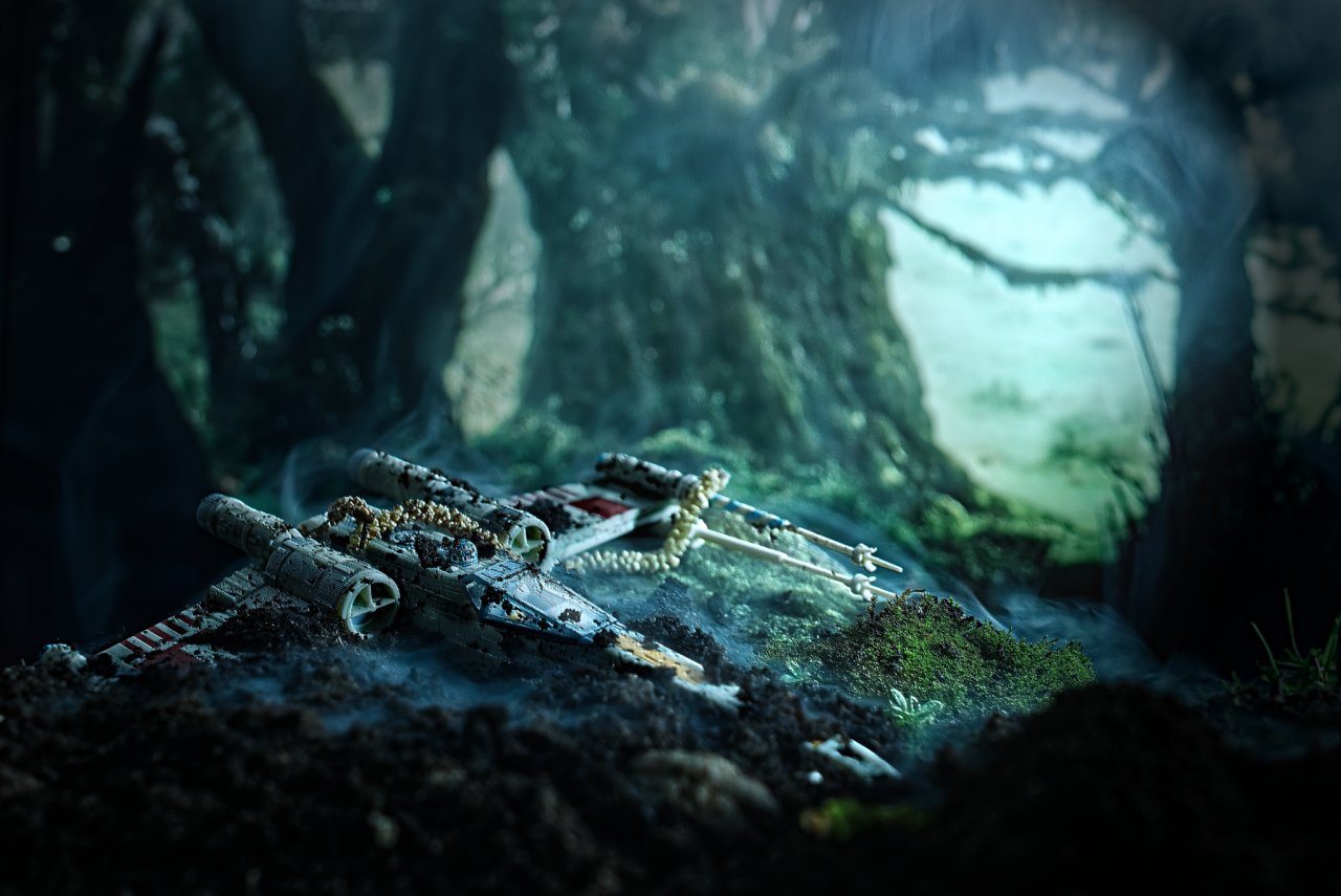 crashed X-Wing 2.jpg