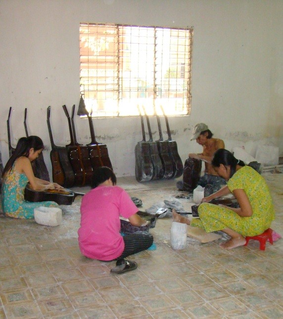 crew4polishing.JPG