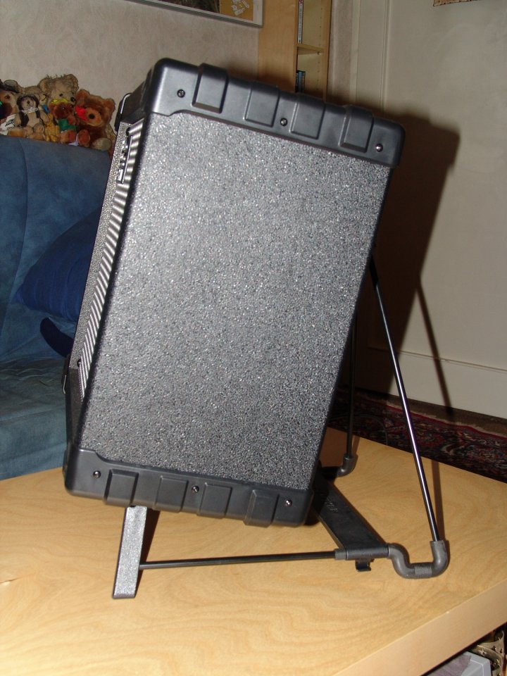 Cubestand 02.jpg