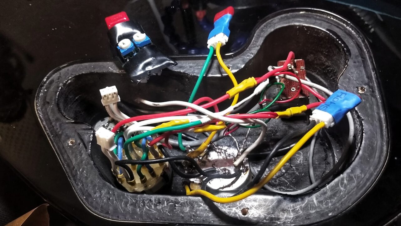 d9e72697-d827-490a-8045-2050fde8da12.jpg