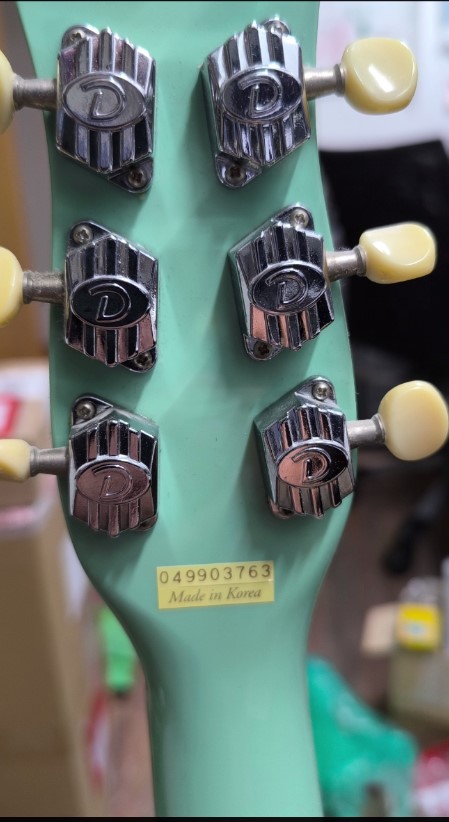 Dano Headstock.jpg