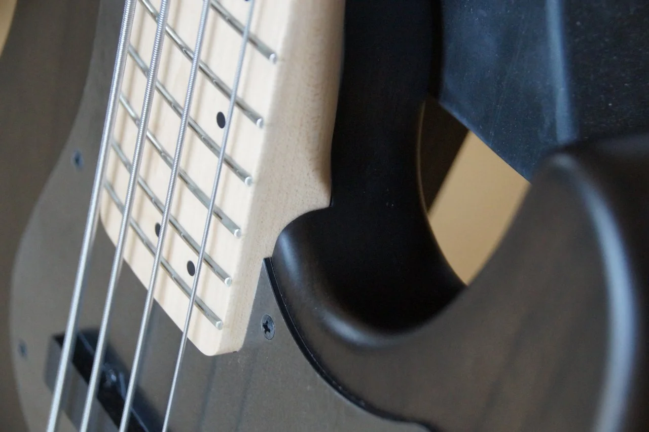 Mighty Jazz Dark Evolution Neck 2