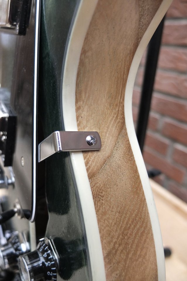 dc guitar12.jpg