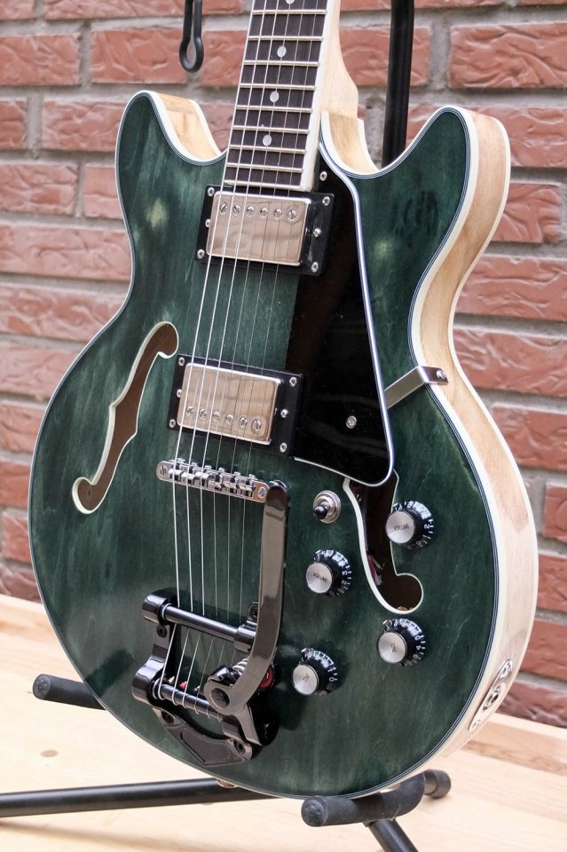 dc guitar4.jpg