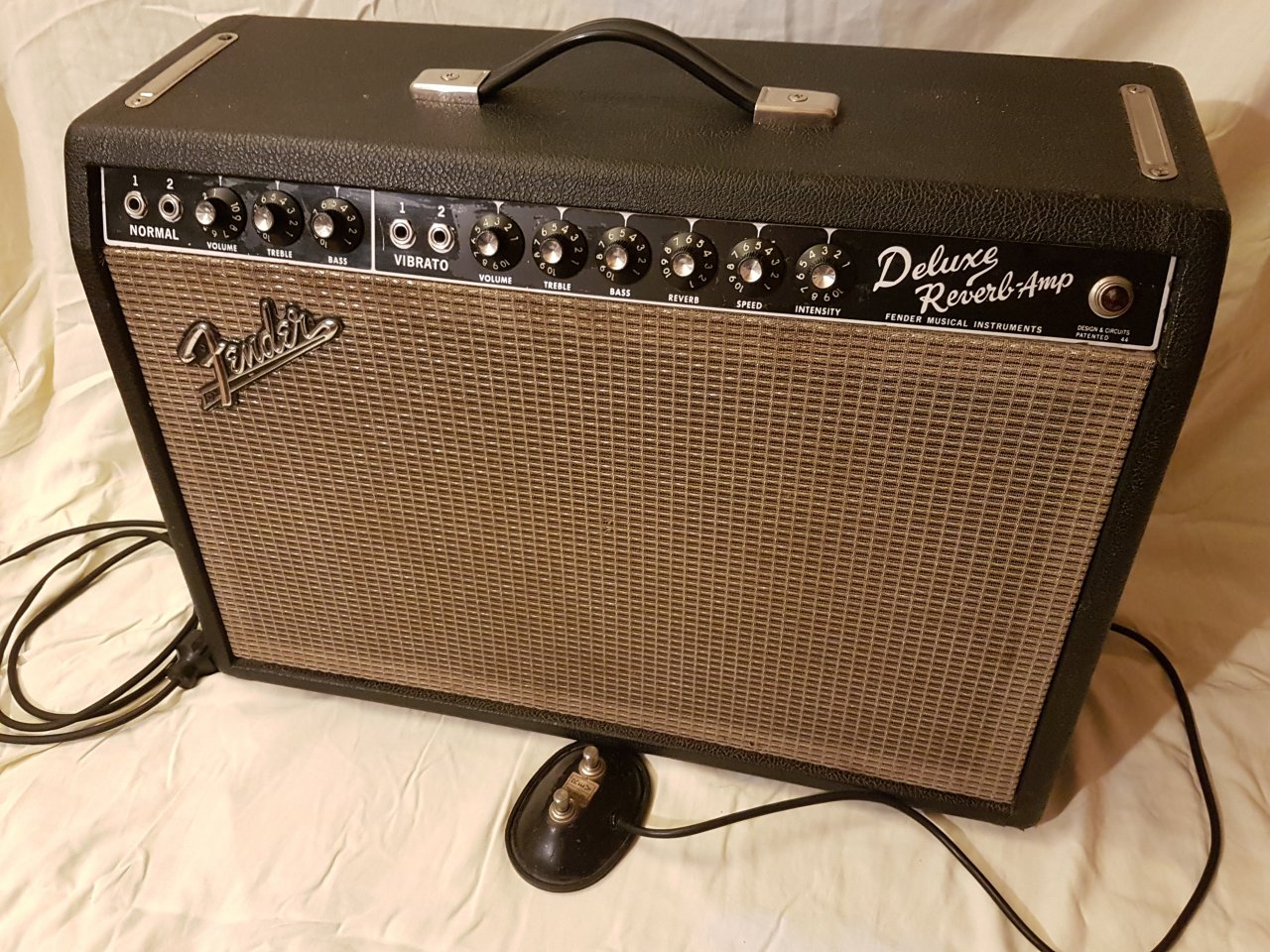 Deluxe Reverb 01.jpg