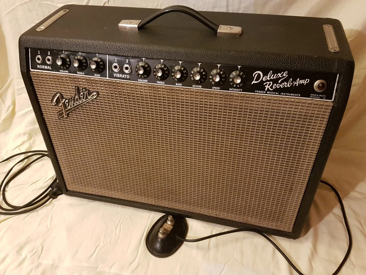 Deluxe Reverb 01.jpg