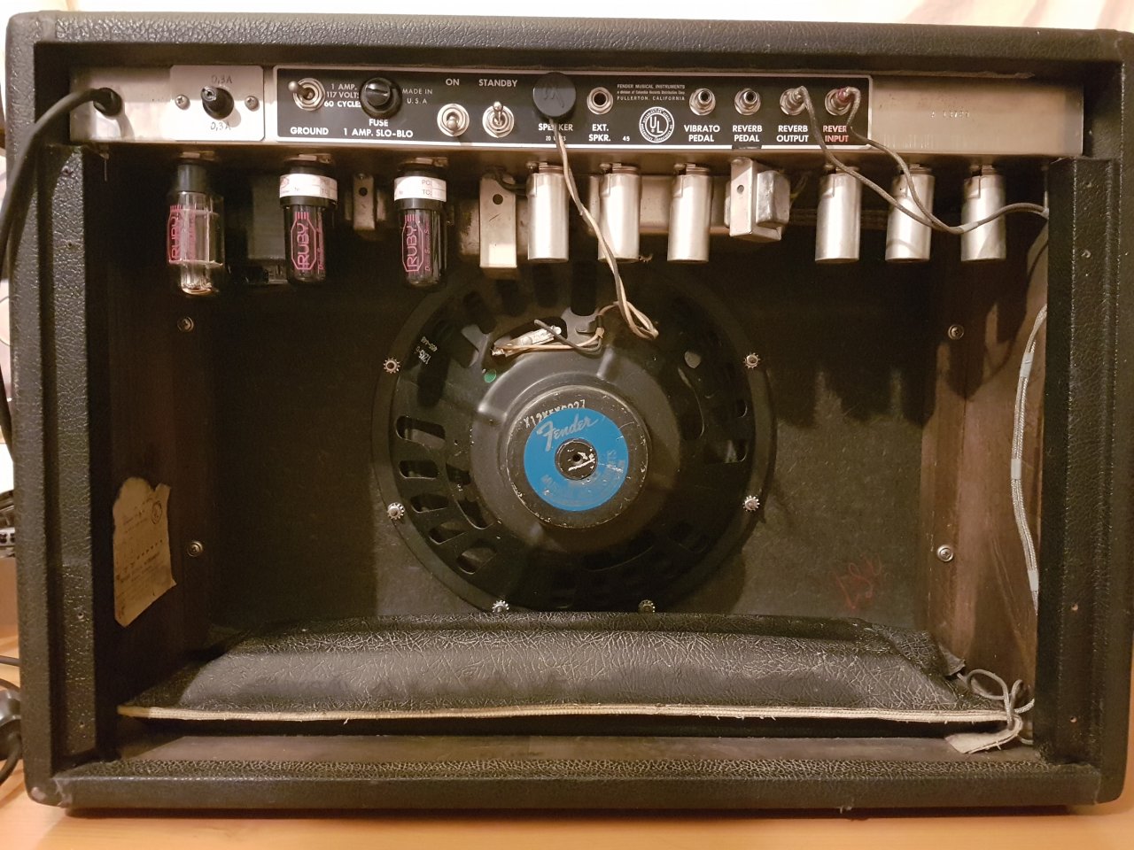 Deluxe Reverb 04.jpg