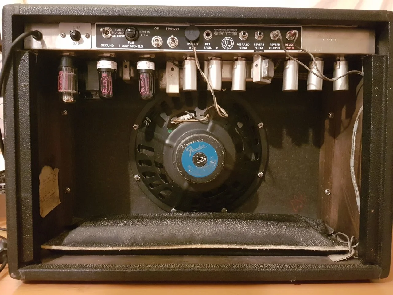 Deluxe Reverb 04.jpg