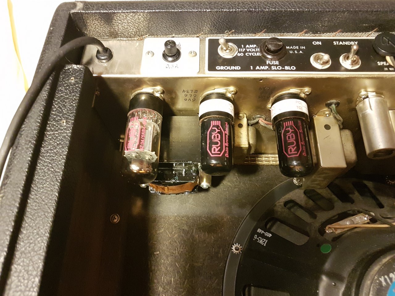 Deluxe Reverb 08.jpg