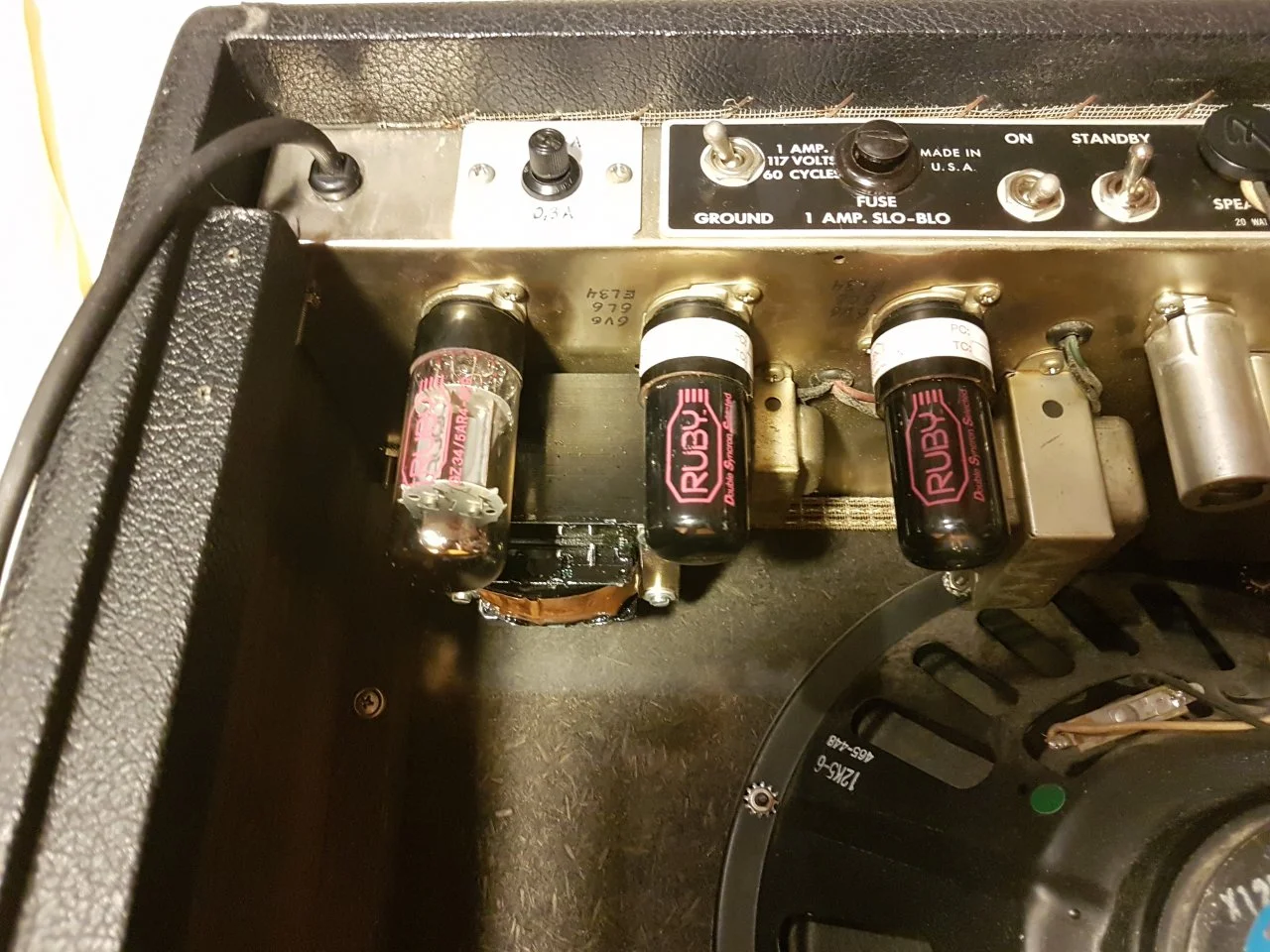 Deluxe Reverb 08.jpg