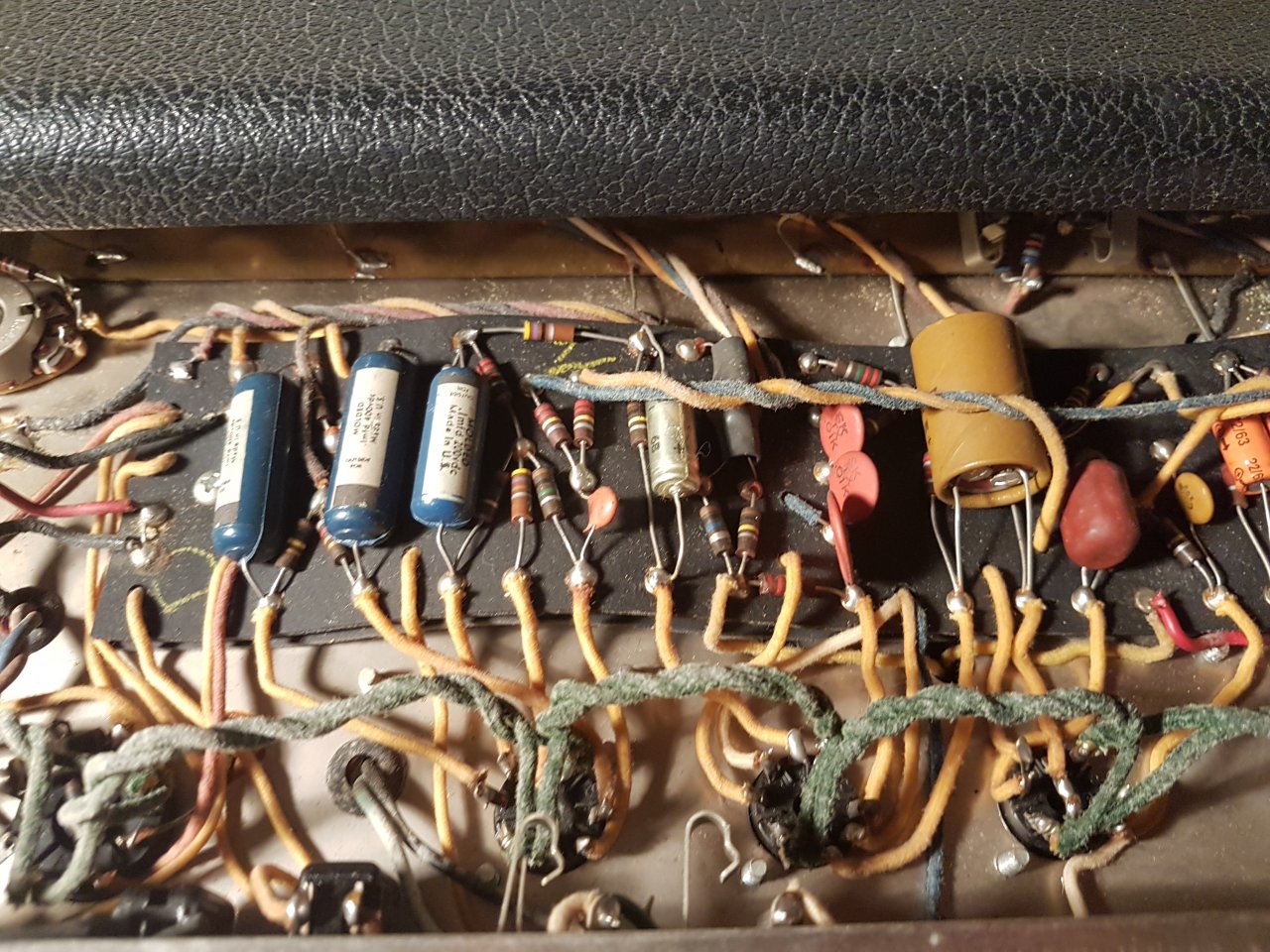 Deluxe Reverb 10.jpg