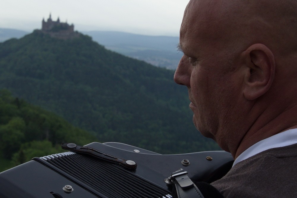 die Burg fest im Blick.jpg