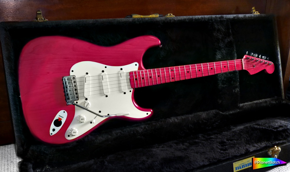 DiMarzio Strat Neon Pink Cellophane low res.jpg
