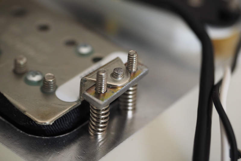 DiMarzio_Humbucker_Fender-Adapter.jpg
