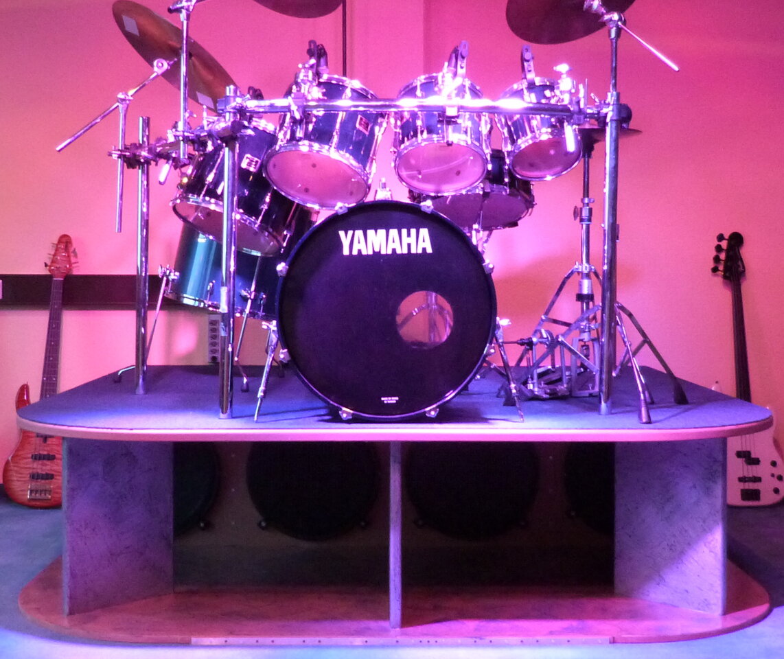 Drumriser-Subwoofer.JPG