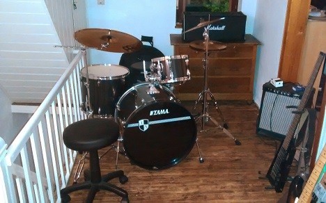Drums_im_Haus-kl.jpg