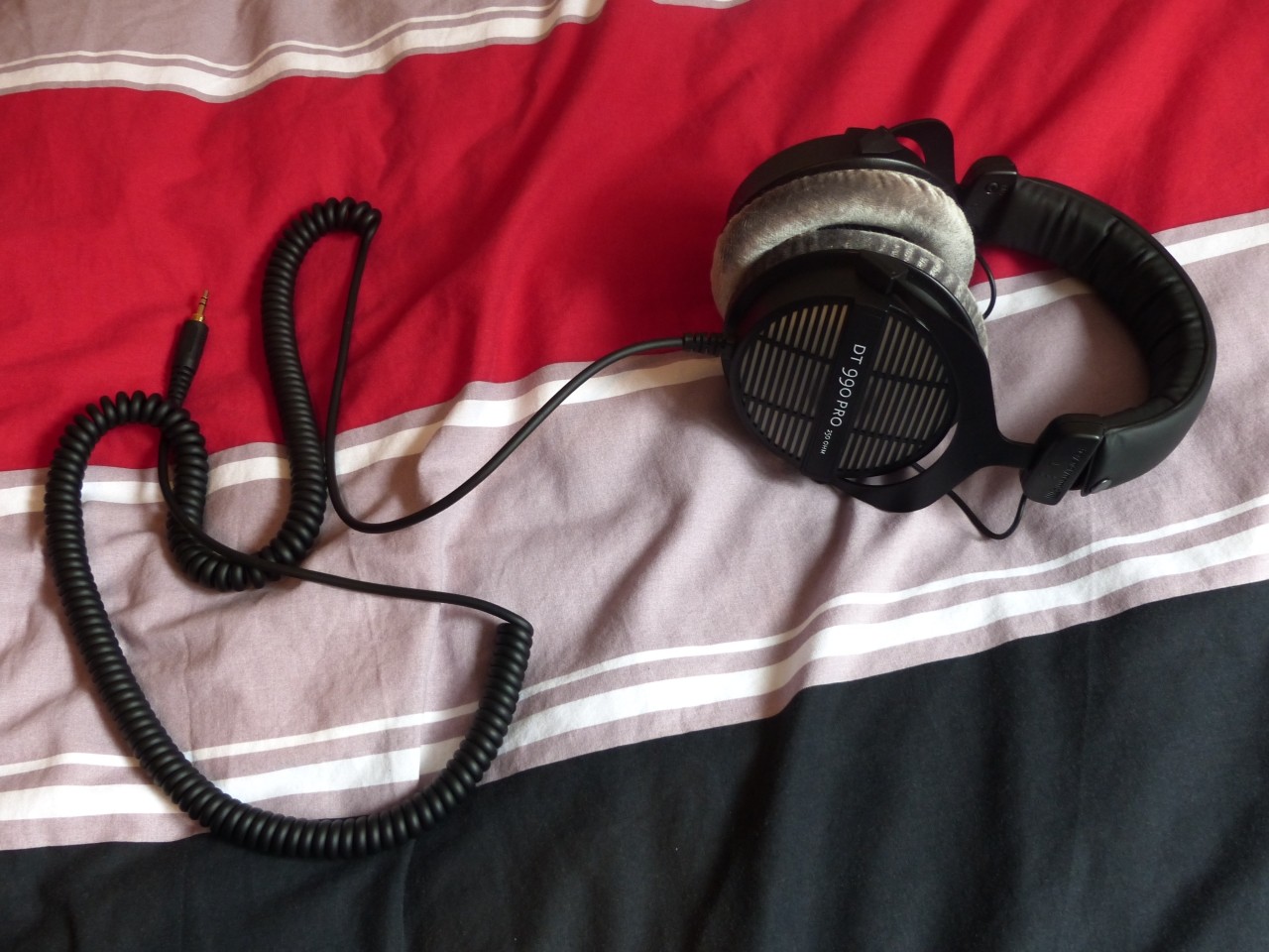 DT990 Pro Bild 02.jpg