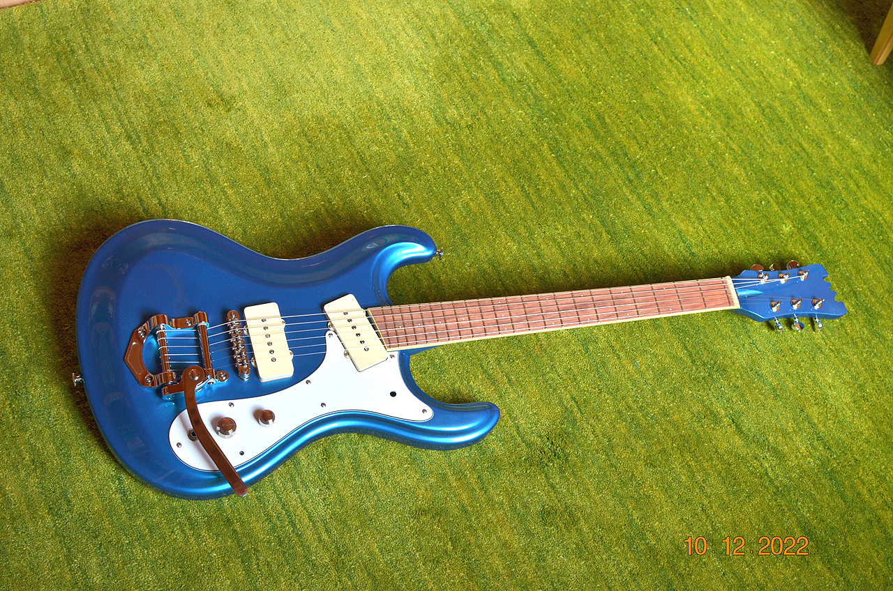 Eigenbau_Mosrite The Ventures Kopie_JH (7).jpg