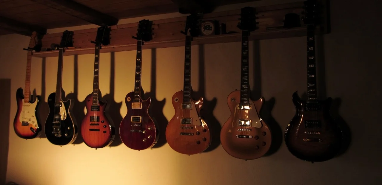 Ein paar Gitarren (1280x621).webp