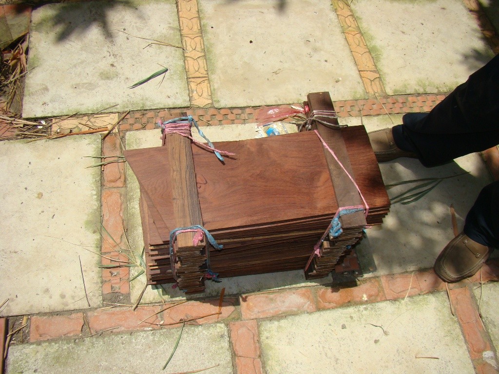 either_red_cedar_or_vn_rosewood.JPG