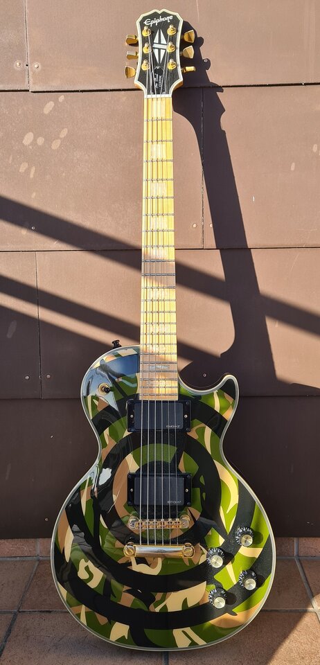 Epiphone Les Paul Custom Camo 02_K.jpg