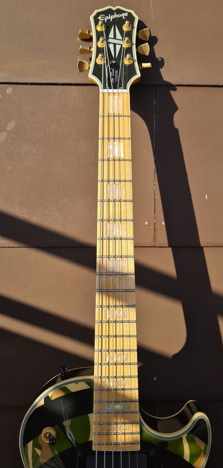 Epiphone Les Paul Custom Camo 04.jpg