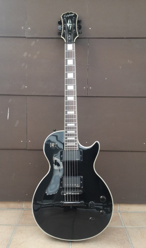 Epiphone Les Paul Custom Midnight 001_K.jpg
