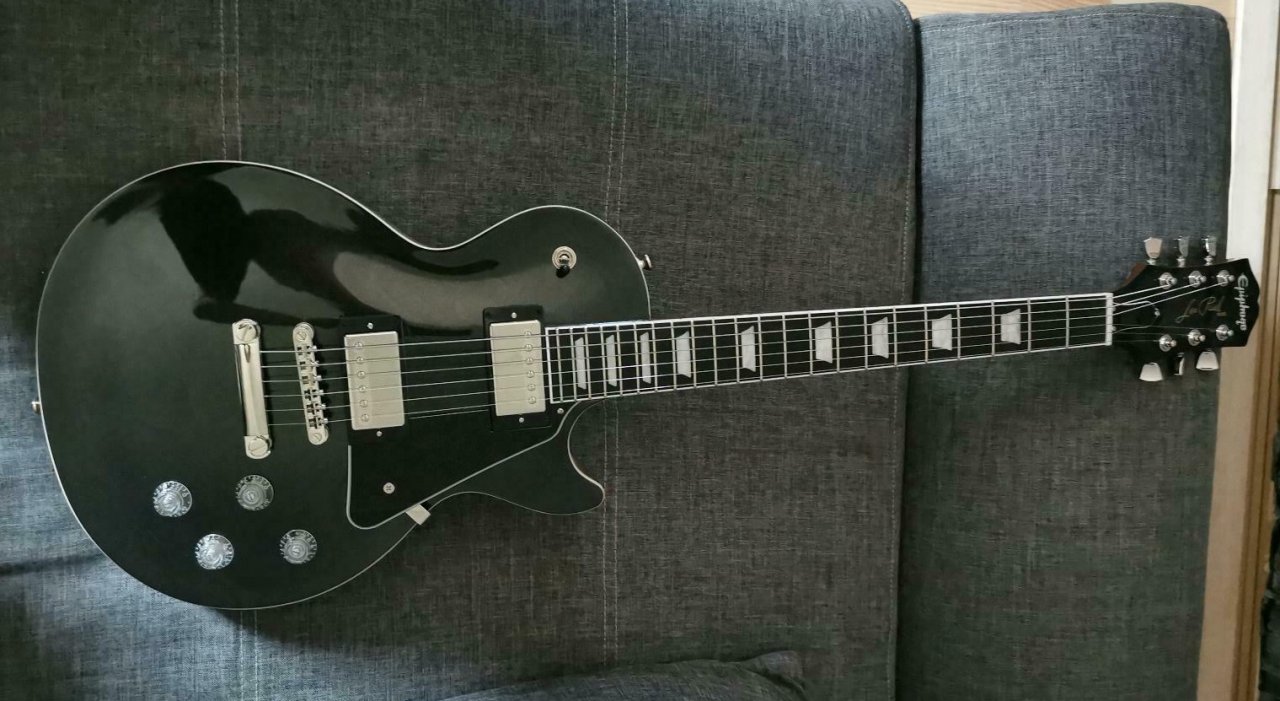 Epiphone Les Paul Modern 01.jpg