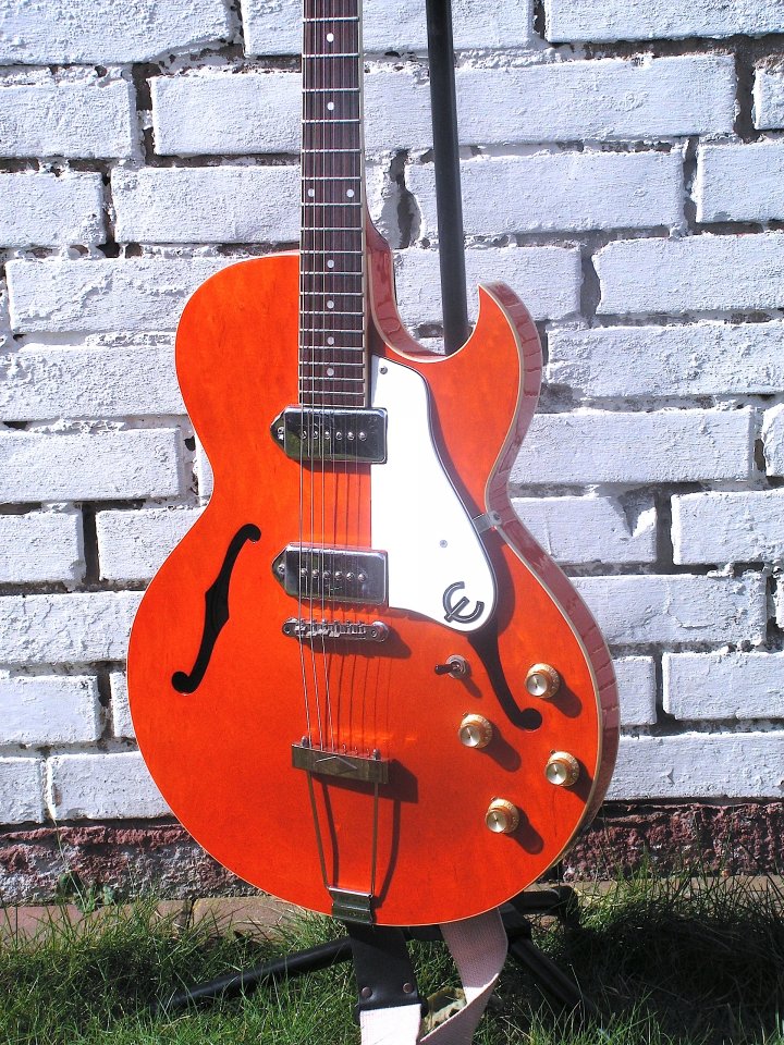 Epiphone Sorrento 1996 Peerless body (2).jpg