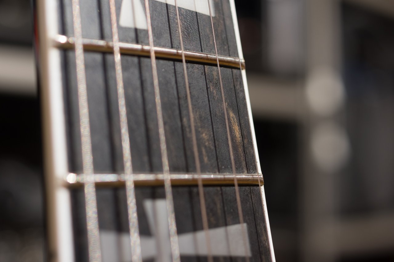 Epiphone Tony Iommi 02.jpg