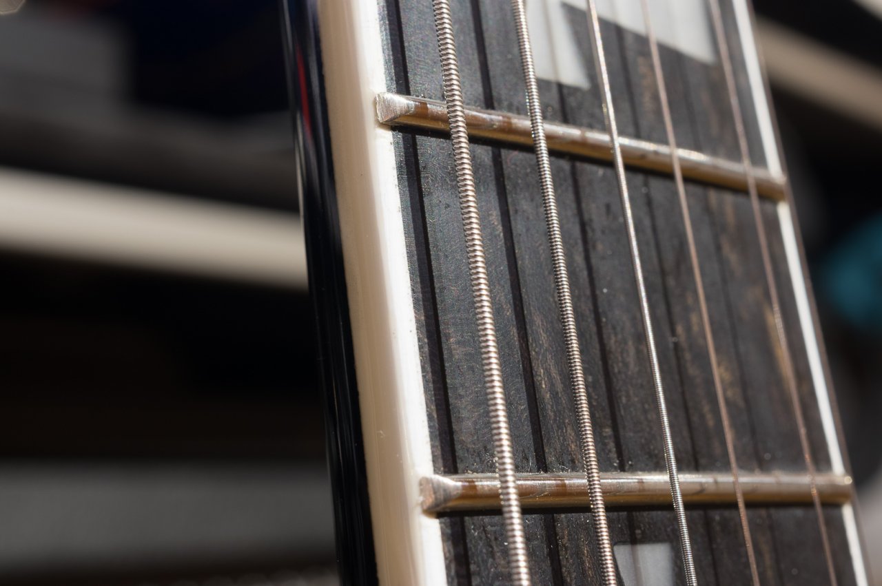 Epiphone Tony Iommi 05.jpg