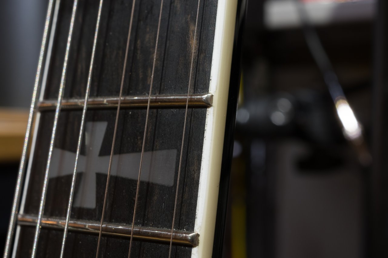 Epiphone Tony Iommi 07.jpg