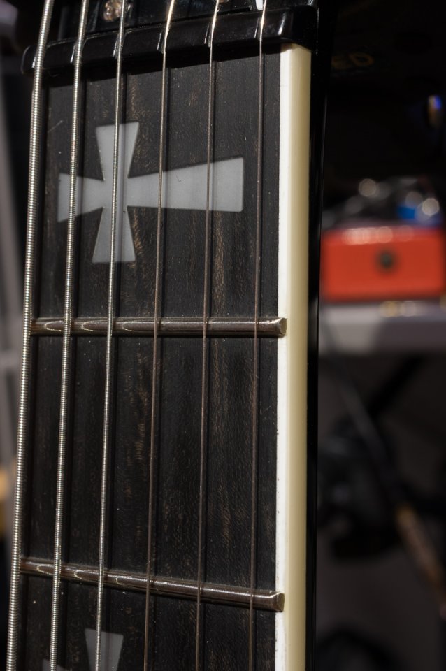 Epiphone Tony Iommi 08.jpg