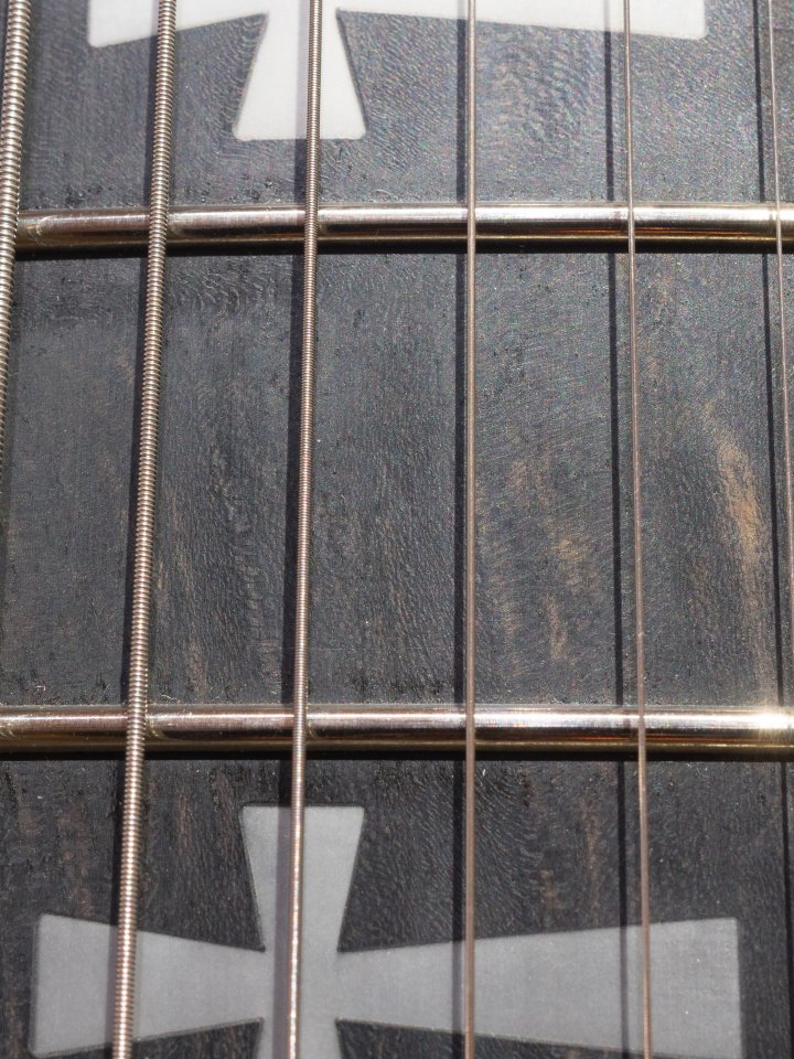Epiphone Tony Iommi 09.jpg