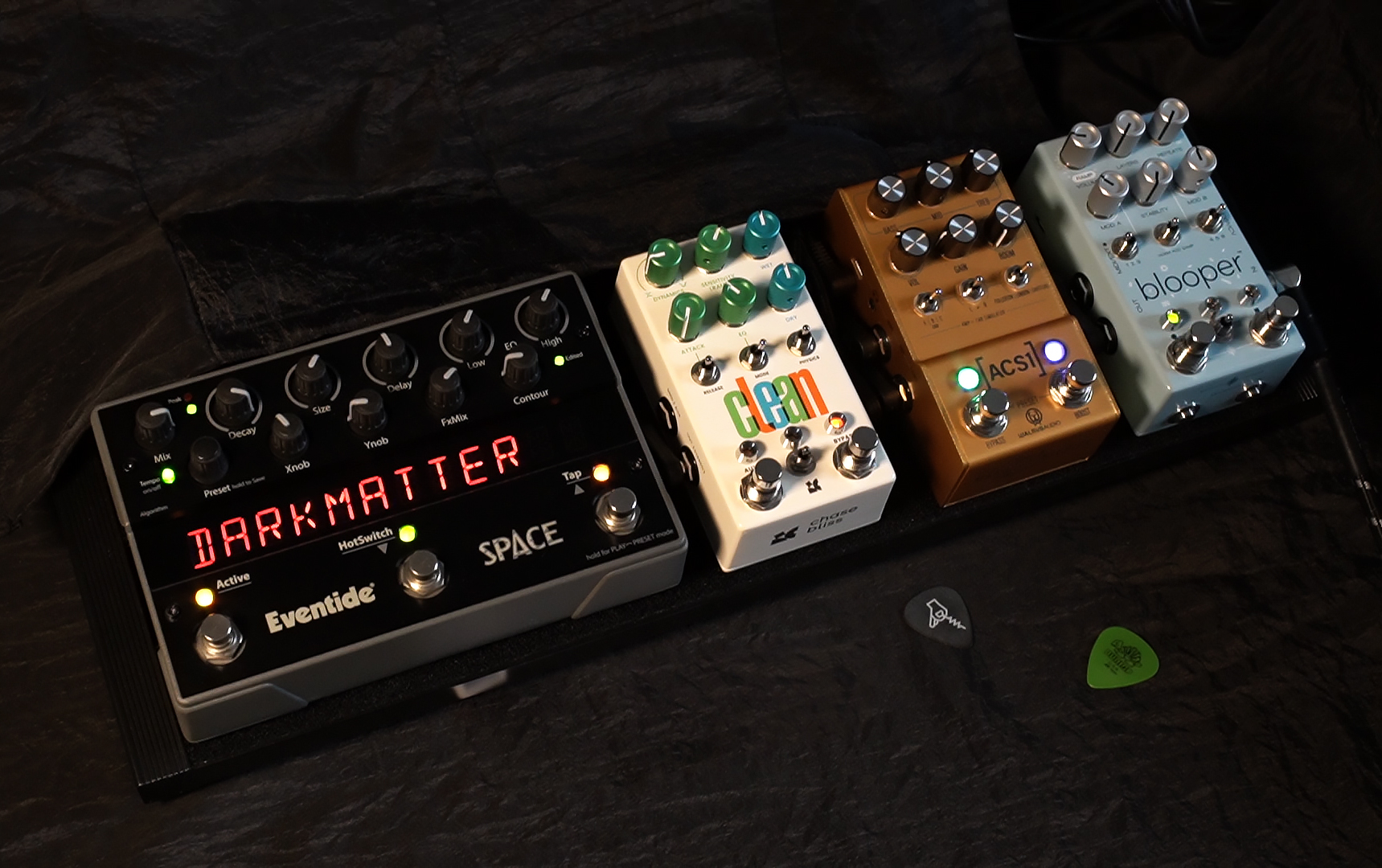 Eventide-Space-Demo-Pedalboard-1400px.jpg