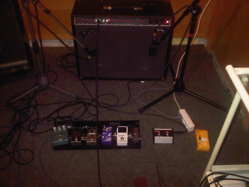 153473d1276428352-zeigt-her-eure-minimalistischen-pedalboards-fx_small.jpg