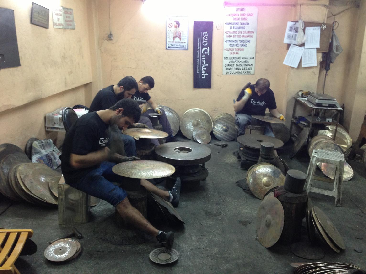 280788d1369662587-mb-besucht-die-cymbal-schmieden-istanbul-img_2298.jpg