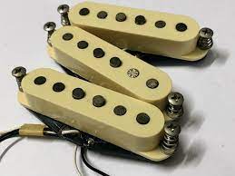 Fender 1990s Japan pickups oben.jpg