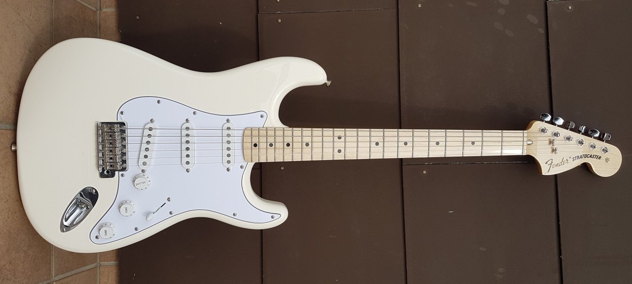 Fender 70s Stratocaster 001_quer.jpg