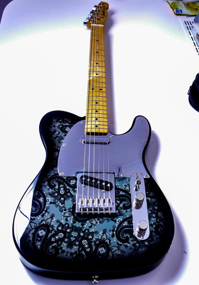Fender Black Paisley Telecaster (1 von 13).jpg